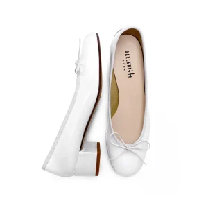 Ballerine bianche con tacco alto in vernice