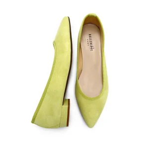 Ballerine a punta verdi lime in camoscio
