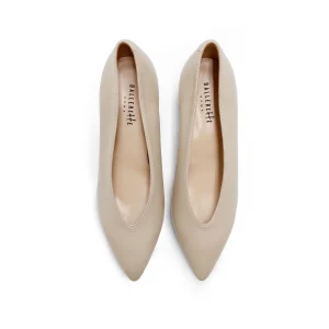 Décolleté beige in pelle con scollo a V