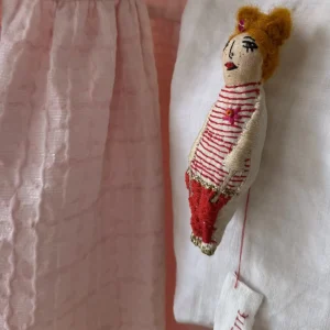 Broche « GINETTE » brodée main