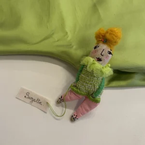 Broche « SUZETTE » brodée main