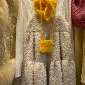 Mini sac en kid mohair jaune