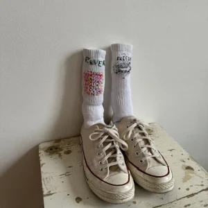 Chaussettes en coton brodées main