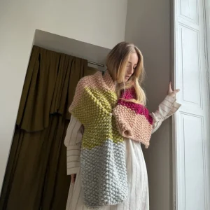 Écharpe tricotée main en laine