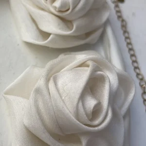 Broche organza de soie