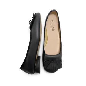 Mocassini neri in pelle con tacco e frangia